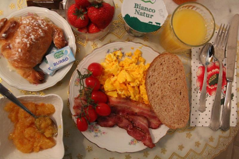 تختخواب و صبحانه Ingrami Suites And Spa