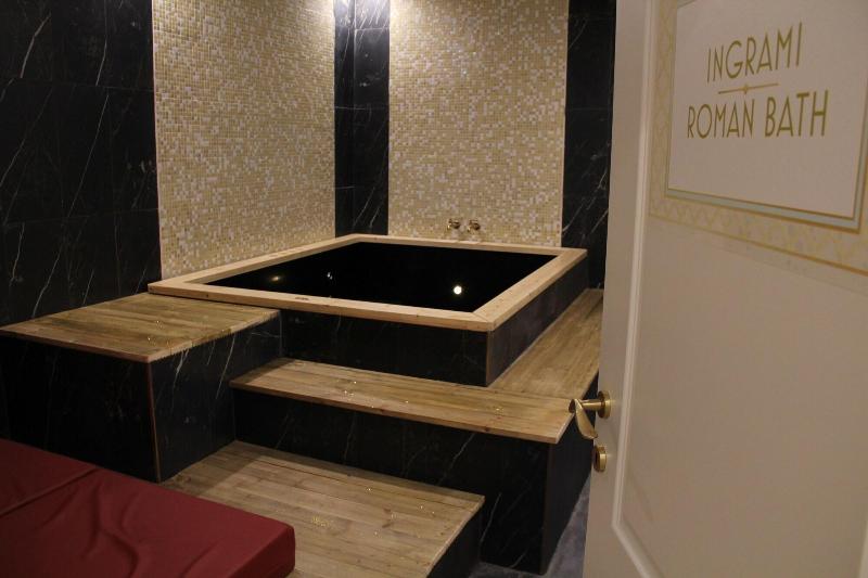 تختخواب و صبحانه Ingrami Suites And Spa