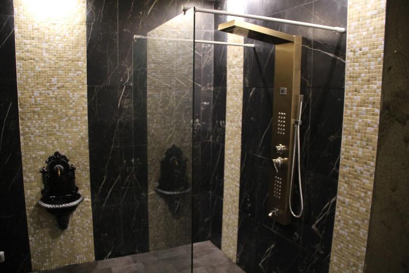 تختخواب و صبحانه Ingrami Suites And Spa