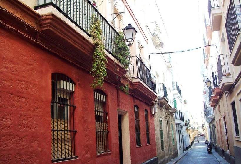 De Cadiz Cadi Hostel