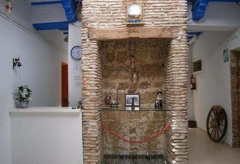 De Cadiz Cadi Hostel