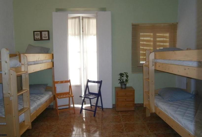 De Cadiz Cadi Hostel