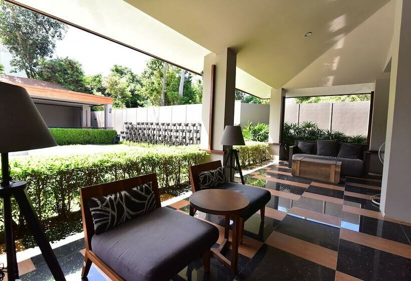 Hotel Asara Private Beach Resort