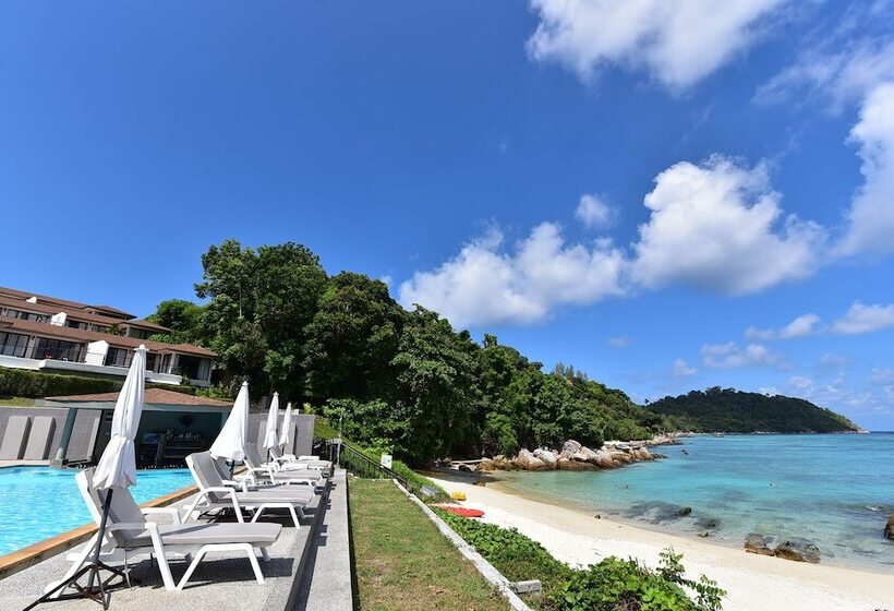 Hotel Asara Private Beach Resort