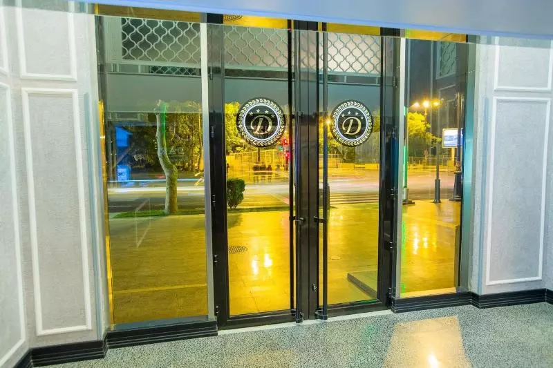 Dondar Hotel Formula 1 View