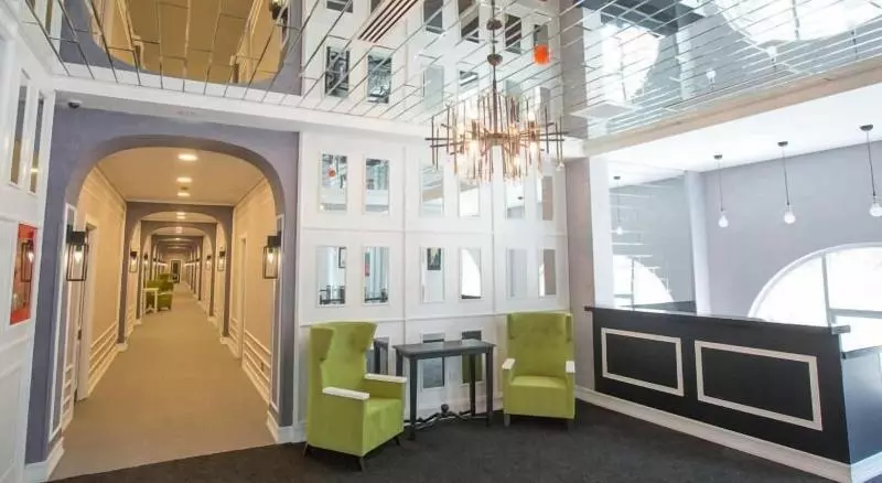 Dondar Hotel Formula 1 View