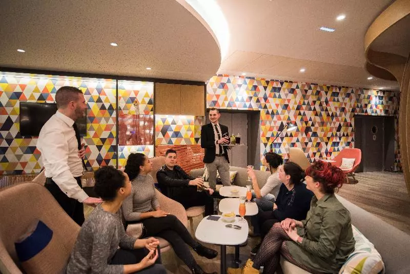 هتل Holiday Inn Express   Paris   Cdg Airport, An Ihg