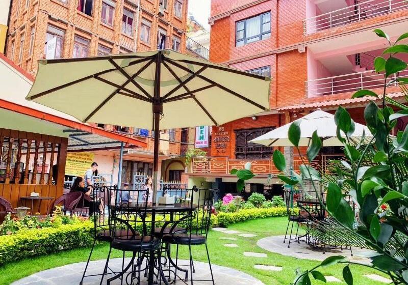 هتل Kathmandu Garden Home