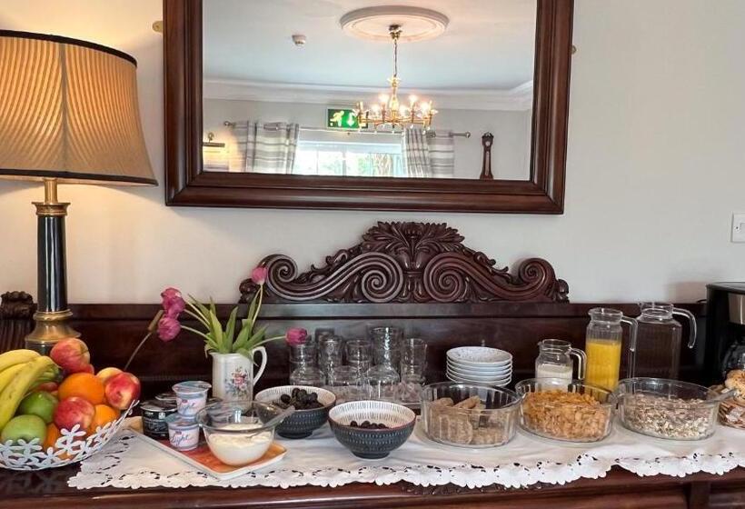 فندق Lurgan House