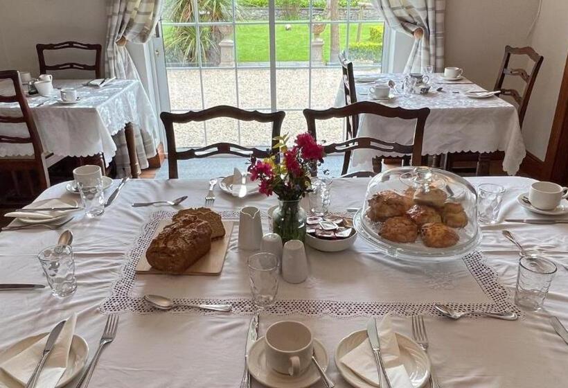 فندق Lurgan House