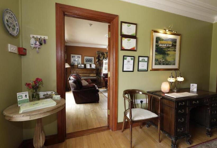 فندق Lurgan House