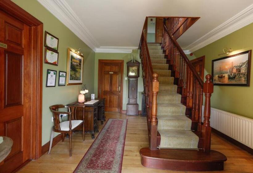 فندق Lurgan House