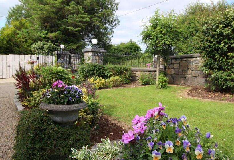 فندق Lurgan House