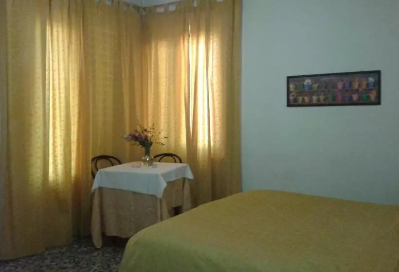 Hotelli Tarabaralla