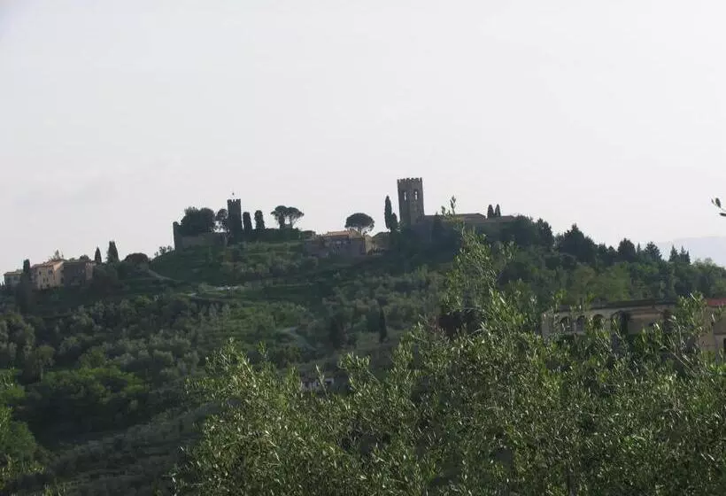 Hotelli Tarabaralla