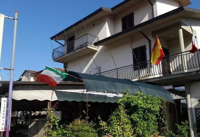 Hotelli Tarabaralla