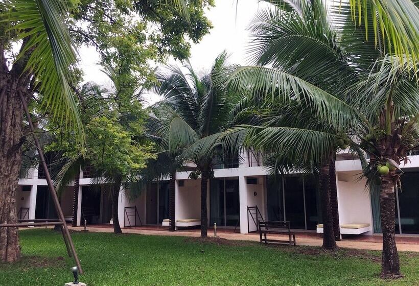 酒店 Vana Wellness Resort