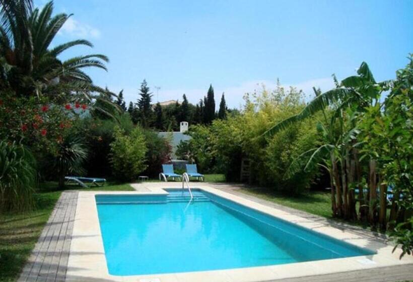 אתר נופש Bungalows Puravida