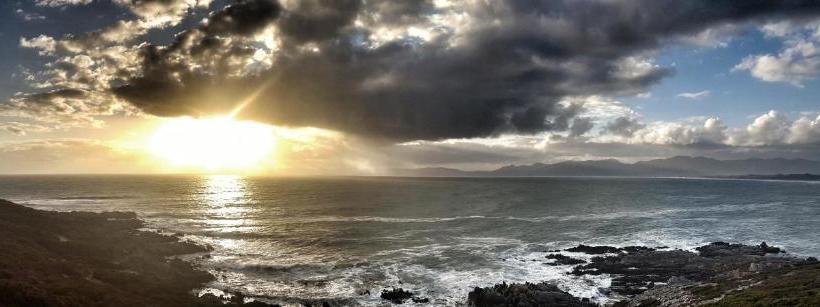 Whale Huys Luxury Oceanfront Eco Villa