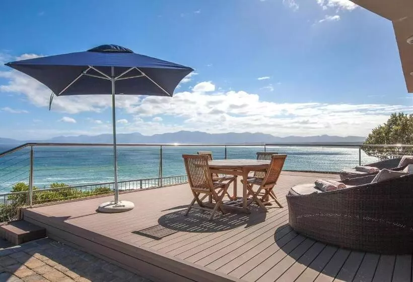 Whale Huys Luxury Oceanfront Eco Villa