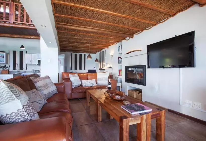 Whale Huys Luxury Oceanfront Eco Villa