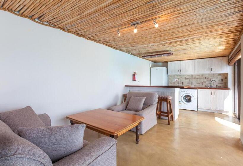 Whale Huys Luxury Oceanfront Eco Villa