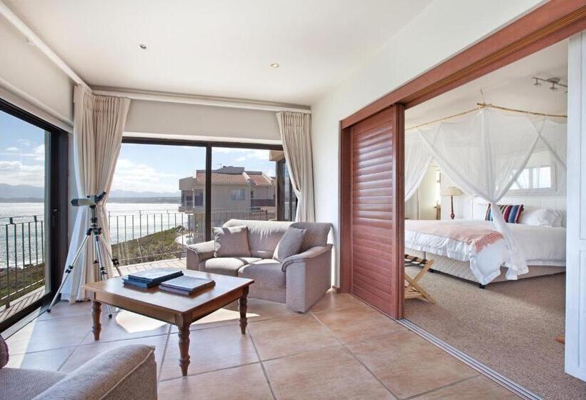 Whale Huys Luxury Oceanfront Eco Villa