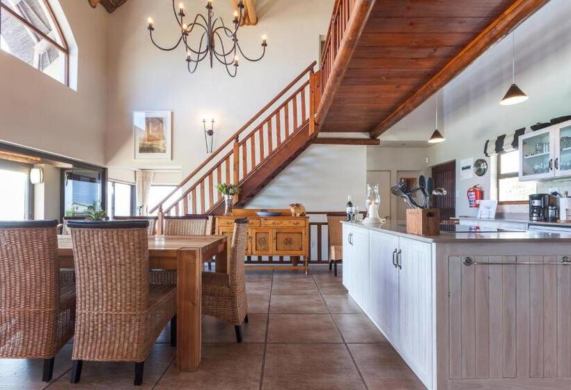 Whale Huys Luxury Oceanfront Eco Villa