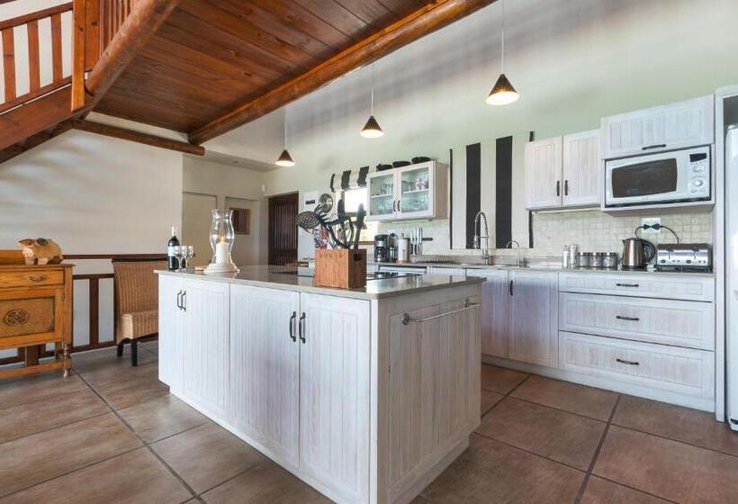 Whale Huys Luxury Oceanfront Eco Villa