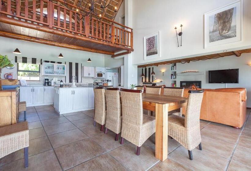 Whale Huys Luxury Oceanfront Eco Villa