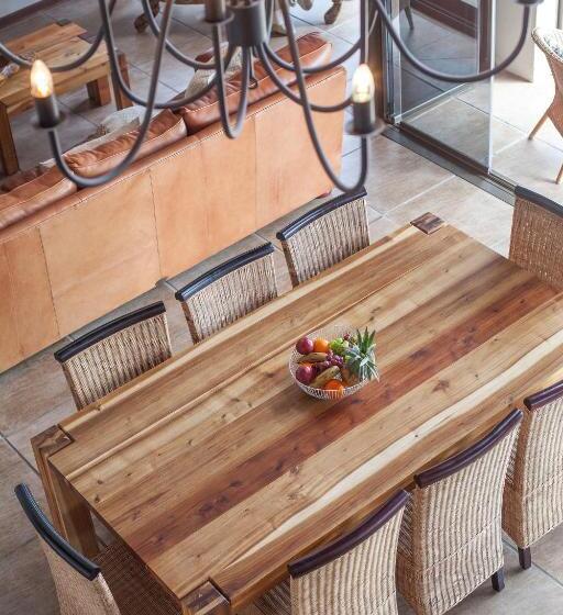 Whale Huys Luxury Oceanfront Eco Villa