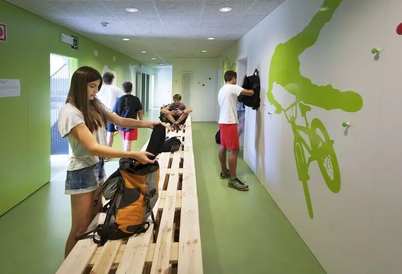 Youth Hostel Non Stop Inn By Irrisarri Land