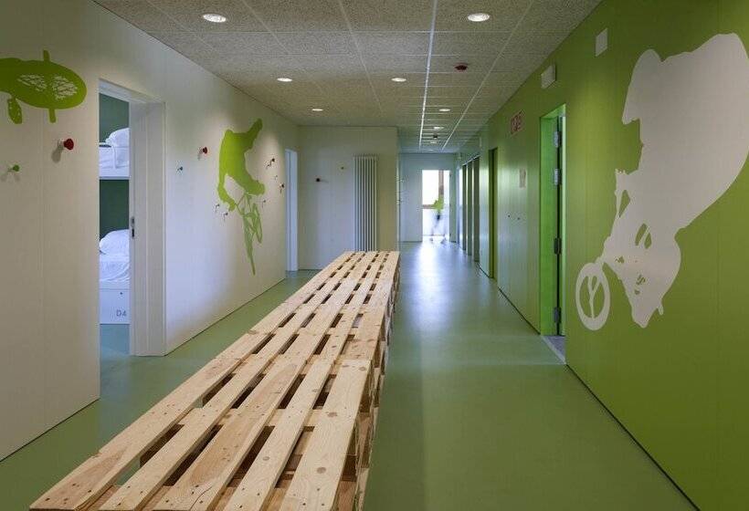 Youth Hostel Non Stop Inn By Irrisarri Land