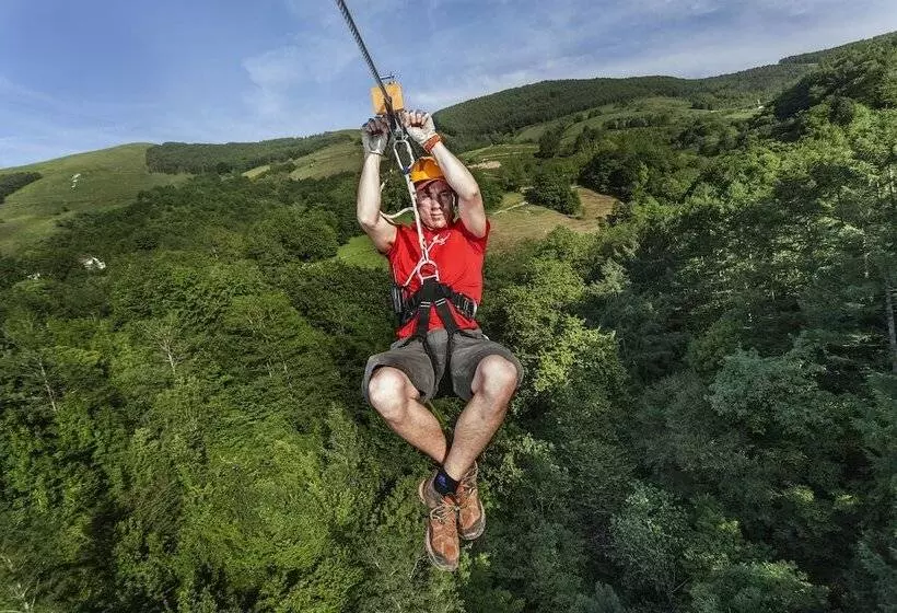 Youth Hostel Non Stop Inn By Irrisarri Land