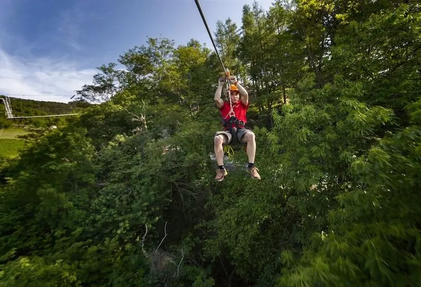 Youth Hostel Non Stop Inn By Irrisarri Land