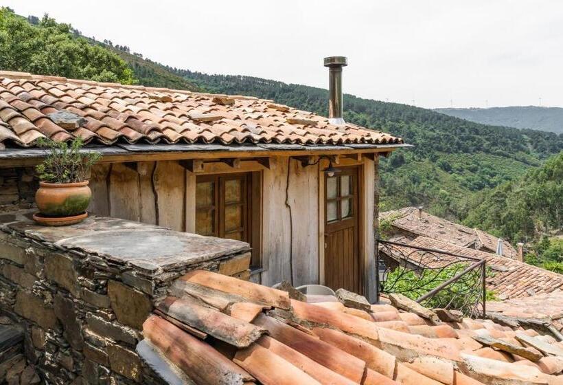 Общежитие Cerdeira Home For Creativity