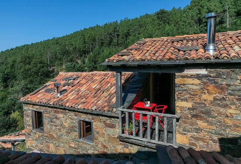 Общежитие Cerdeira Home For Creativity