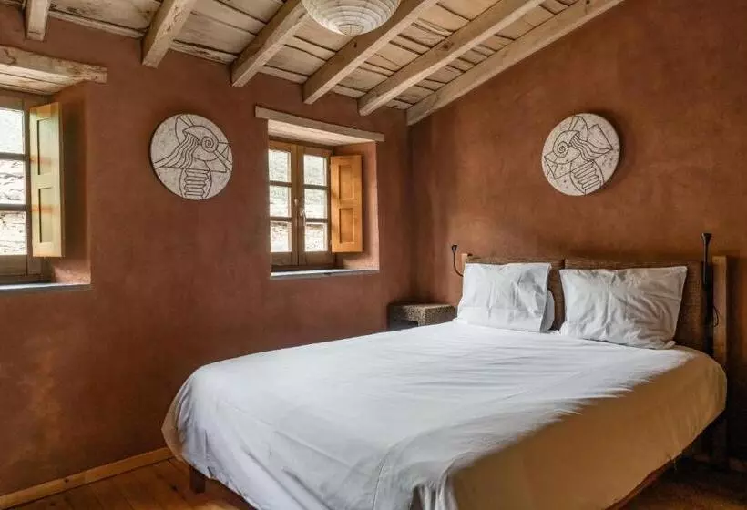 Retkeilymaja Cerdeira  Home For Creativity