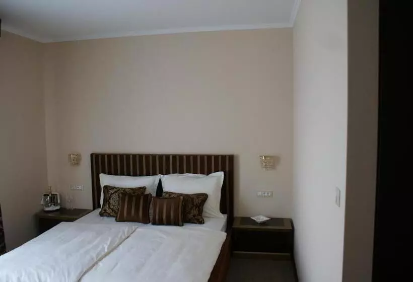 Aamiaismajoitus (B&B) Guest Accommodation Atrium Gulin