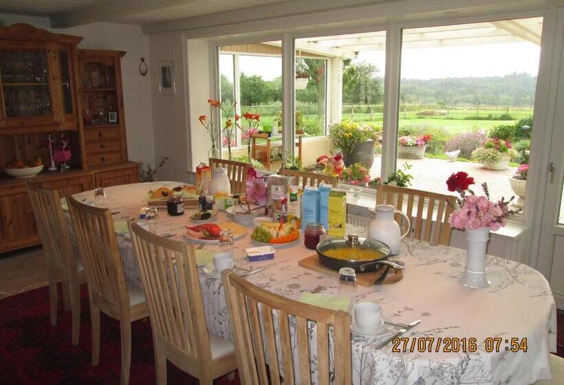 פונדק Bakkegården Homestay