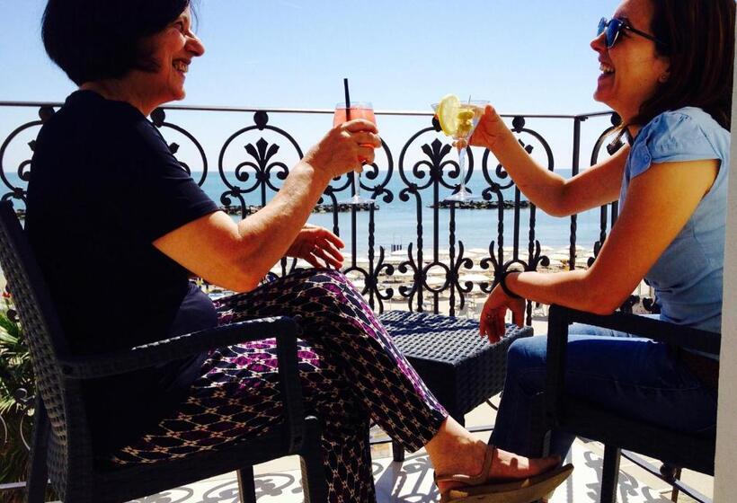 ホテル Baia Marina