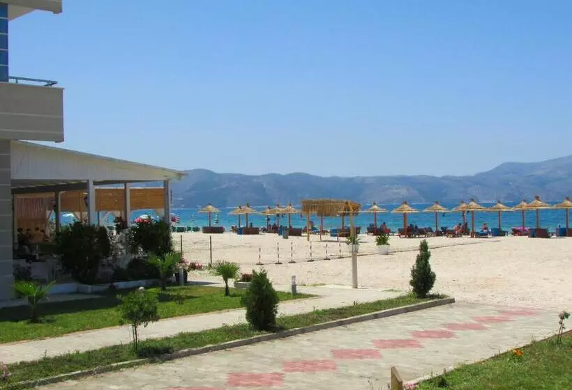 Hotelli Blue Paradise