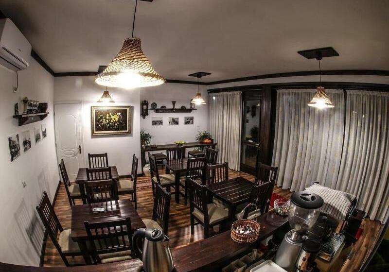 酒店 Bujtina E Bardhe