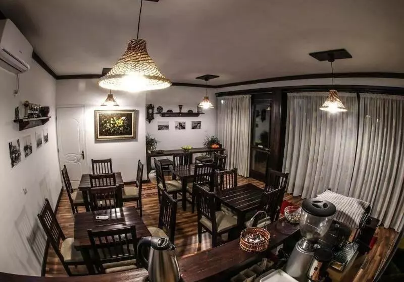 Hotel Bujtina E Bardhe