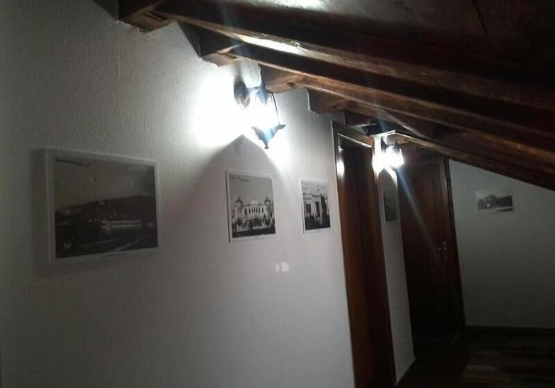 酒店 Bujtina E Bardhe