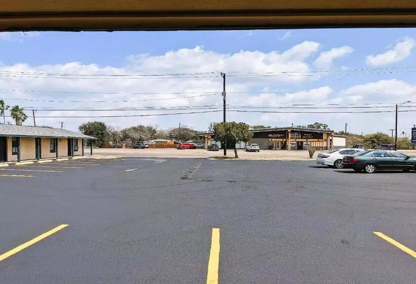 Hotelli Economy Inn Kingsville