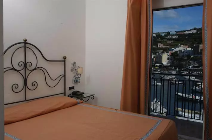 هتل Gennarino A Mare