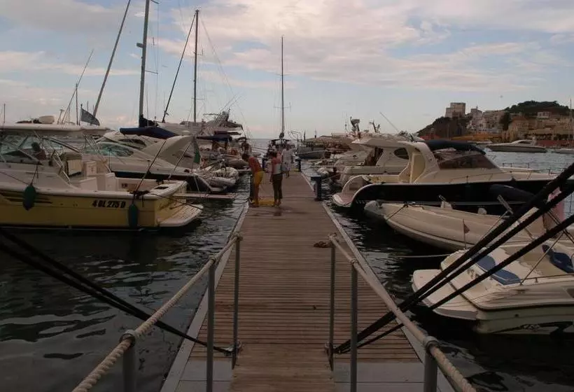هتل Gennarino A Mare