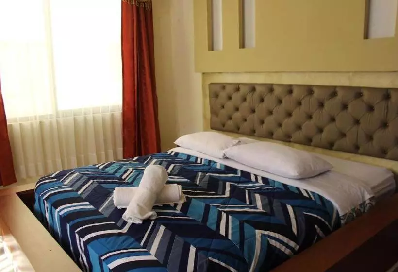 ホテル Hostal Dugan