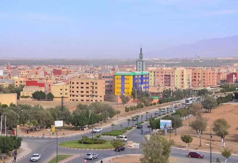 هتل Hôtel Hadaik Ain Asserdoune